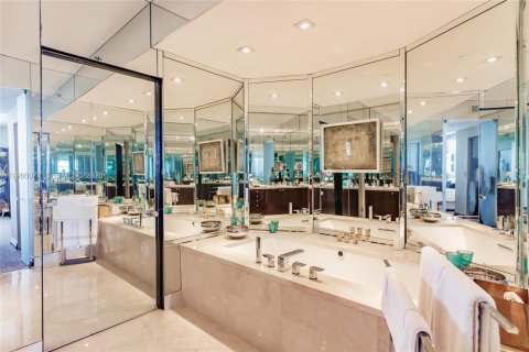 Снять в аренду кондоминиум в Майами-Бич, Флорида 2 спальни, 189.52м2, № 2027883 - фото 27