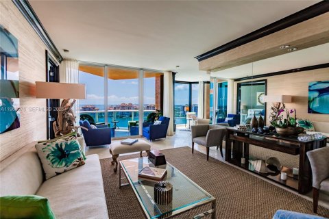 Снять в аренду кондоминиум в Майами-Бич, Флорида 2 спальни, 189.52м2, № 2027883 - фото 4