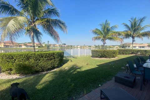 Casa en venta en Weston, Florida, 5 dormitorios, 290.97 m2 № 1731867 - foto 4
