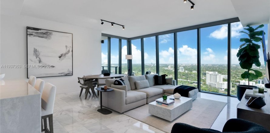 Condominio en Miami, Florida, 2 dormitorios  № 1995304