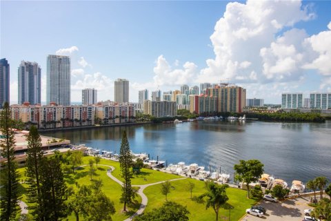 Condo in Sunny Isles Beach, Florida, 2 bedrooms  № 1726842 - photo 3