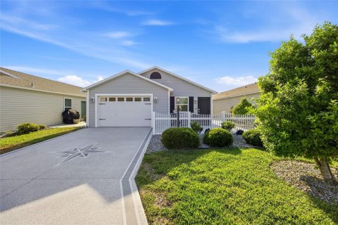House in The Villages, Florida 2 bedrooms, 116.87 sq.m. № 2093056 - photo 28