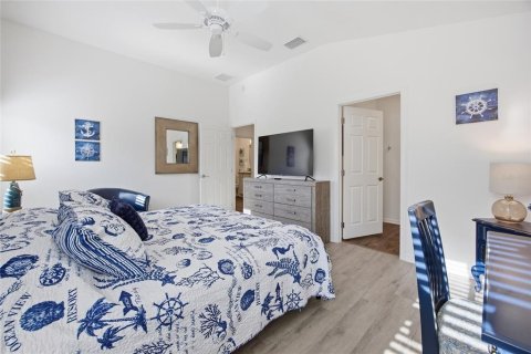 House in The Villages, Florida 2 bedrooms, 116.87 sq.m. № 2093056 - photo 17