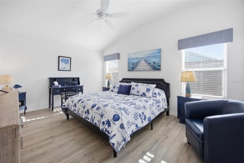 House in The Villages, Florida 2 bedrooms, 116.87 sq.m. № 2093056 - photo 16