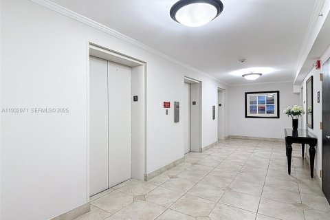 Купить кондоминиум в Авентура, Флорида 2 спальни, 136.19м2, № 1990584 - фото 15