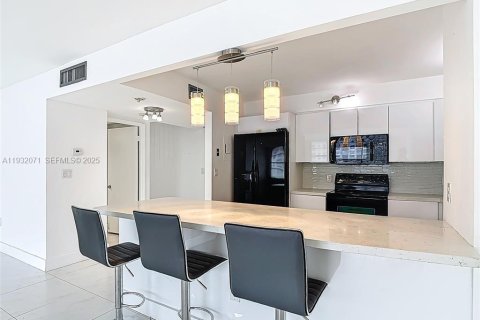 Купить кондоминиум в Авентура, Флорида 2 спальни, 136.19м2, № 1990584 - фото 26