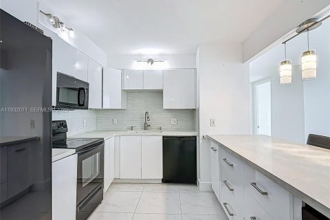 Купить кондоминиум в Авентура, Флорида 2 спальни, 136.19м2, № 1990584 - фото 21