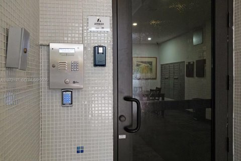 Copropriété à louer à Miami, Floride: 1 chambre, 41.81 m2 № 2042195 - photo 17