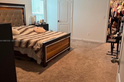 House in Port St. Lucie, Florida 5 bedrooms, 184.32 sq.m. № 2047826 - photo 20