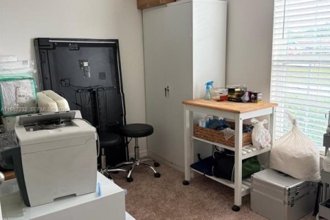 House in Port St. Lucie, Florida 5 bedrooms, 184.32 sq.m. № 2047826 - photo 23