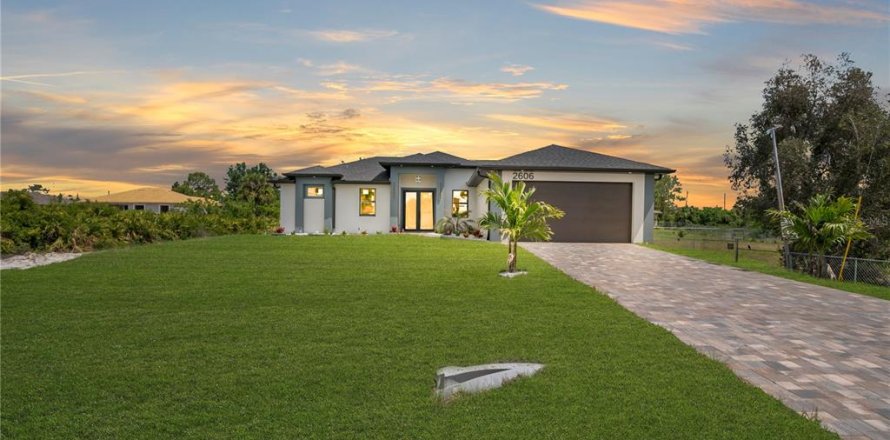 Casa en Lehigh Acres, Florida 4 dormitorios, 165.18 m2 № 2097214
