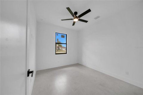 Casa en venta en Lehigh Acres, Florida, 4 dormitorios, 165.18 m2 № 2097214 - foto 20