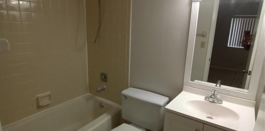 Condominio en Coral Springs, Florida, 2 dormitorios № 1207464