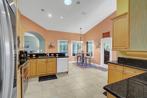 House in St. Lucie, Florida 3 bedrooms, 226.87 sq.m. № 2183073 - photo 17