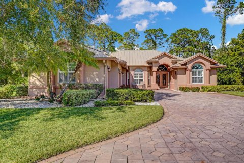House in St. Lucie, Florida 3 bedrooms, 226.87 sq.m. № 2183073 - photo 2