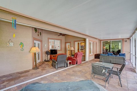 House in St. Lucie, Florida 3 bedrooms, 226.87 sq.m. № 2183073 - photo 24