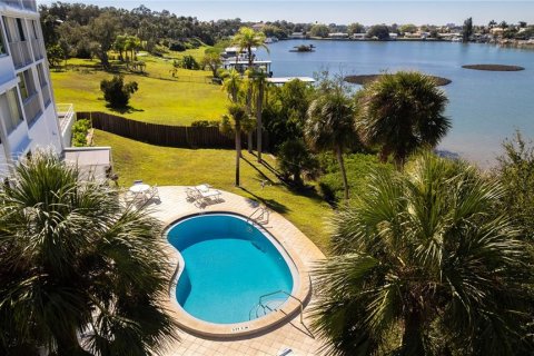 Condominio en venta en Belleair Bluffs, Florida, 2 dormitorios, 136.57 m2 № 2210884 - foto 2