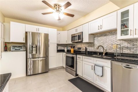 Condominio en venta en Belleair Bluffs, Florida, 2 dormitorios, 136.57 m2 № 2210884 - foto 17