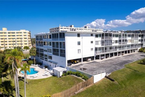 Condominio en venta en Belleair Bluffs, Florida, 2 dormitorios, 136.57 m2 № 2210884 - foto 11