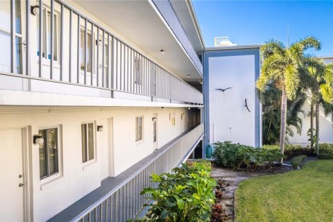 Condominio en venta en Belleair Bluffs, Florida, 2 dormitorios, 136.57 m2 № 2210884 - foto 15