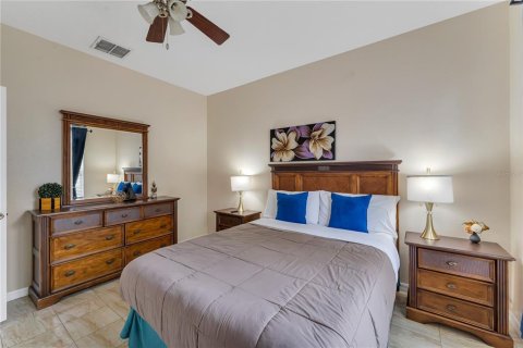 House in Kissimmee, Florida 8 bedrooms, 267.65 sq.m. № 1911128 - photo 16