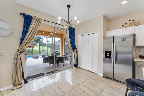 Casa en alquiler en Kissimmee, Florida, 8 dormitorios, 267.65 m2 № 1911128 - foto 6