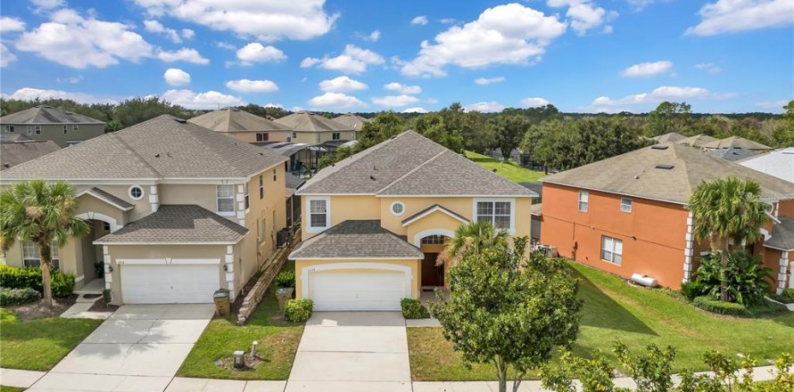 House in Kissimmee, Florida 8 bedrooms, 267.65 sq.m. № 1911128