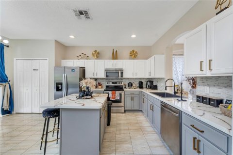 Villa ou maison à louer à Kissimmee, Floride: 8 chambres, 267.65 m2 № 1911128 - photo 5