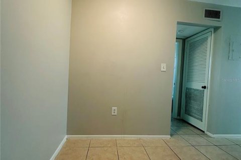 Condo in Orlando, Florida, 1 bedroom  № 2215460 - photo 7