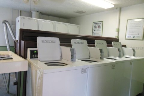 Condo in Orlando, Florida, 1 bedroom  № 2215460 - photo 16