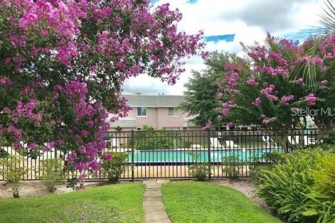 Condo in Orlando, Florida, 1 bedroom  № 2215460 - photo 20