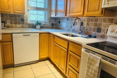 Condo in Orlando, Florida, 1 bedroom  № 2215460 - photo 8