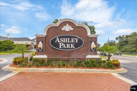 Commercial property in Orlando, Florida 101.64 sq.m. № 2404622 - photo 17