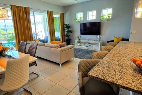 Townhouse in Davenport, Florida 4 bedrooms, 194.54 sq.m. № 1718931 - photo 10