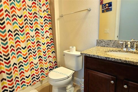 Townhouse in Davenport, Florida 4 bedrooms, 194.54 sq.m. № 1718931 - photo 24