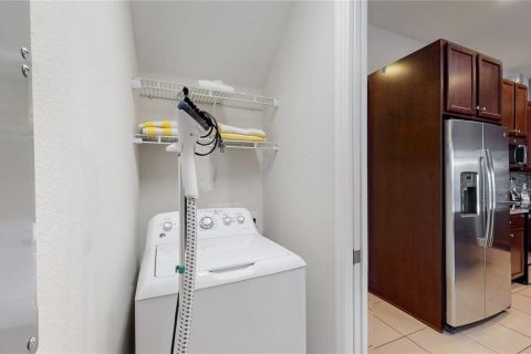 Townhouse in Davenport, Florida 4 bedrooms, 194.54 sq.m. № 1718931 - photo 15