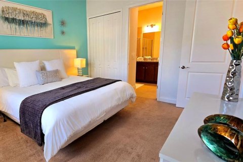 Townhouse in Davenport, Florida 4 bedrooms, 194.54 sq.m. № 1718931 - photo 5