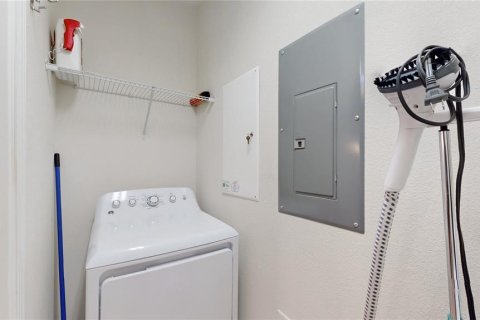 Townhouse in Davenport, Florida 4 bedrooms, 194.54 sq.m. № 1718931 - photo 14