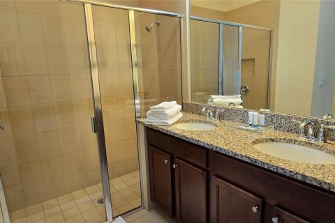 Townhouse in Davenport, Florida 4 bedrooms, 194.54 sq.m. № 1718931 - photo 6
