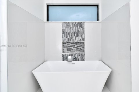 Купить виллу или дом в Лихай-Эйкерс, Флорида 4 спальни, № 2006312 - фото 23