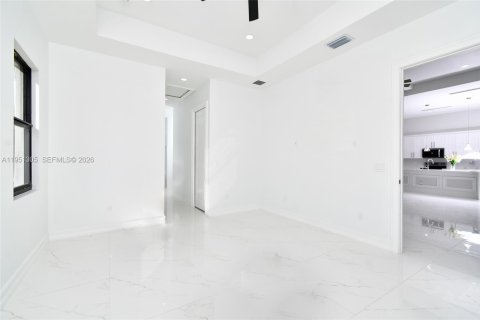 Купить виллу или дом в Лихай-Эйкерс, Флорида 4 спальни, № 2006312 - фото 17