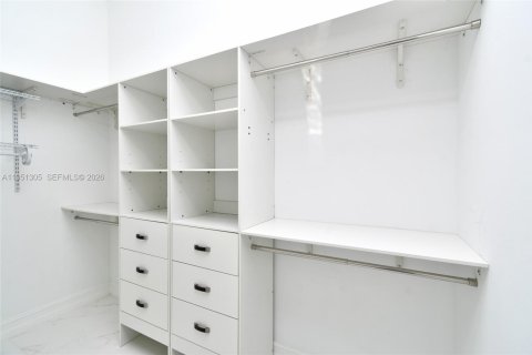 Купить виллу или дом в Лихай-Эйкерс, Флорида 4 спальни, № 2006312 - фото 22