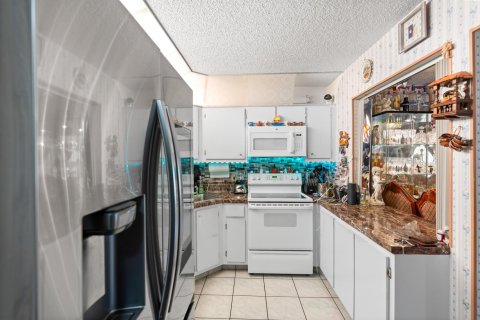 Купить кондоминиум в Уэст-Палм-Бич, Флорида 3 комнаты, 103.59м2, № 2261819 - фото 2