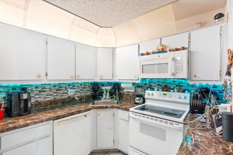 Купить кондоминиум в Уэст-Палм-Бич, Флорида 3 комнаты, 103.59м2, № 2261819 - фото 3