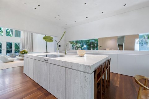 House in Miami Beach, Florida 6 bedrooms, 566.33 sq.m. № 1623153 - photo 7