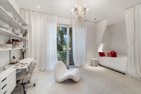 House in Miami Beach, Florida 6 bedrooms, 566.33 sq.m. № 1623153 - photo 17