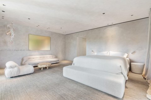 House in Miami Beach, Florida 6 bedrooms, 566.33 sq.m. № 1623153 - photo 21