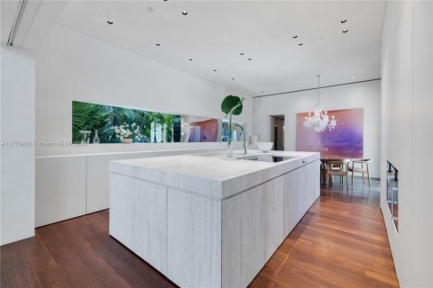 House in Miami Beach, Florida 6 bedrooms, 566.33 sq.m. № 1623153 - photo 6