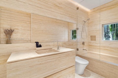 House in Miami Beach, Florida 6 bedrooms, 566.33 sq.m. № 1623153 - photo 27