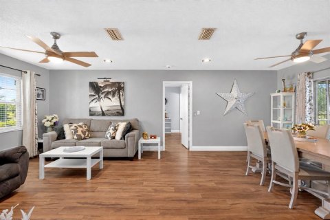 Villa ou maison à vendre à Spring Hill, Floride: 2 chambres, 96.25 m2 № 2396822 - photo 8